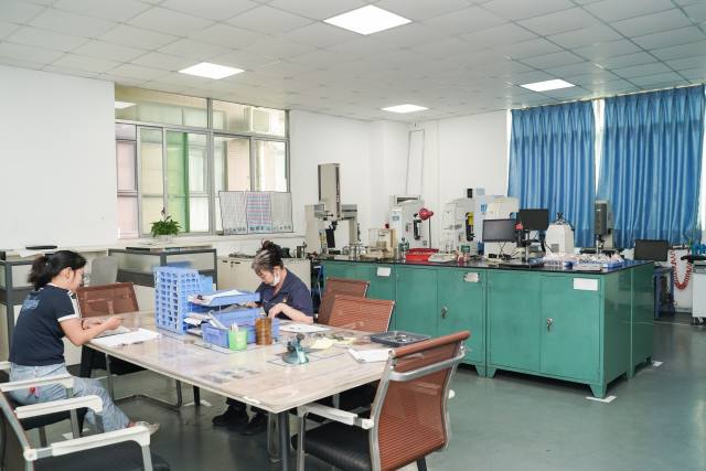 粉末冶金件能做多准？分清「模具保证」与「后序加工」的精度